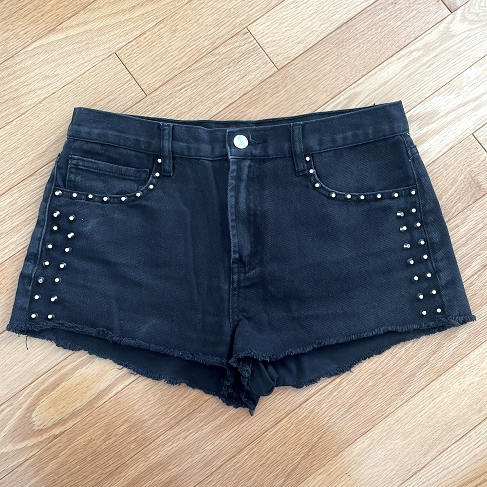 ✨4/$20 FOREVER21 Black Studded Shorts